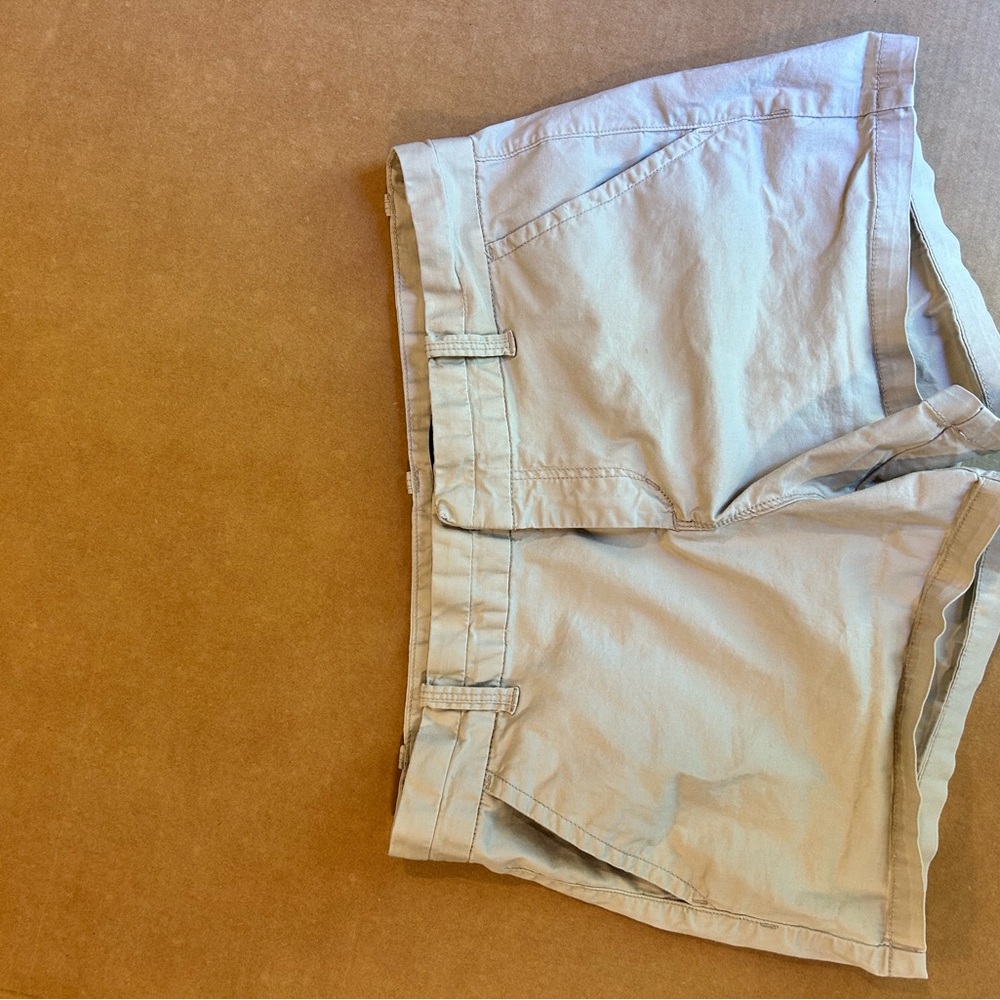Calvin Klein women’s neutral beige shorts size 10